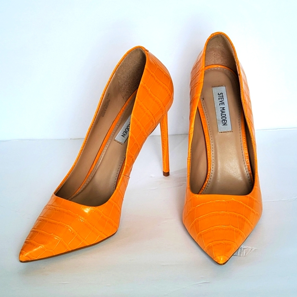 Steve Madden Lux Orange Croco Pointed Toe Stiletto Pumps